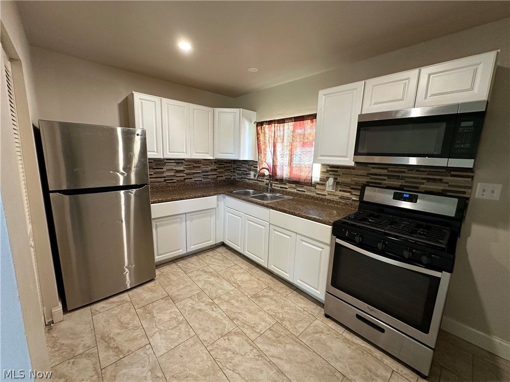 Photo of 3020 Northgate Avenue, Liberty, OH 44505 (MLS # 5207307)