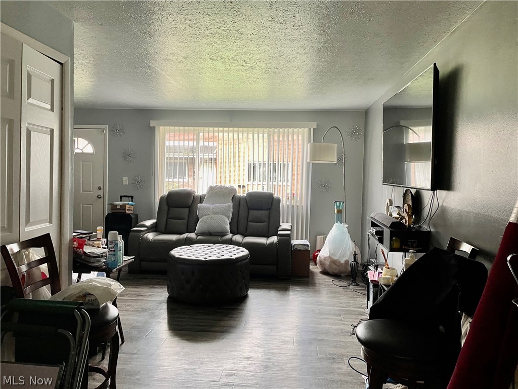 Banbury Village Condo - Residential