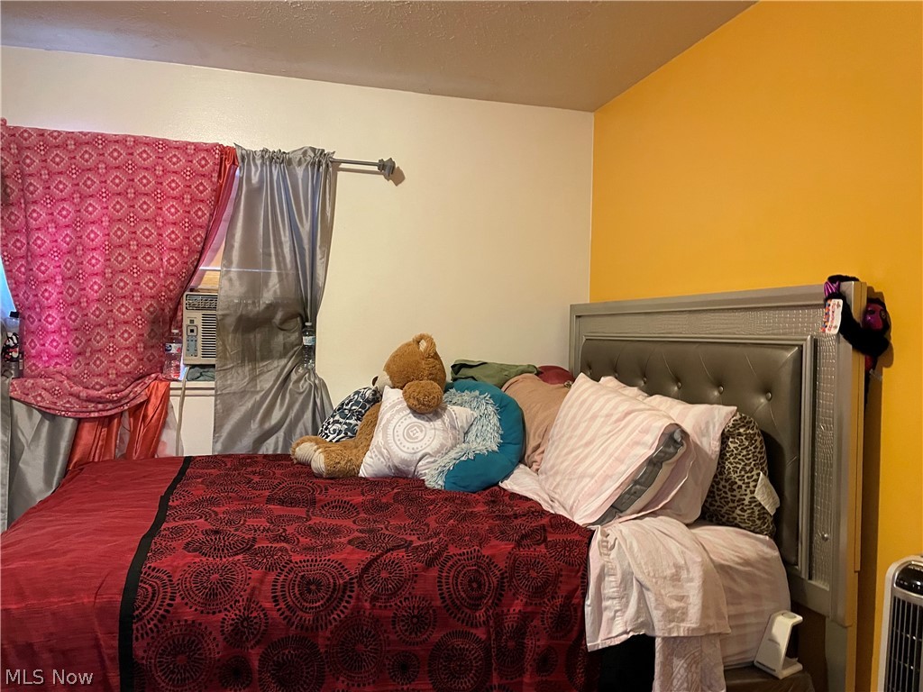 Banbury Village Condo - Residential