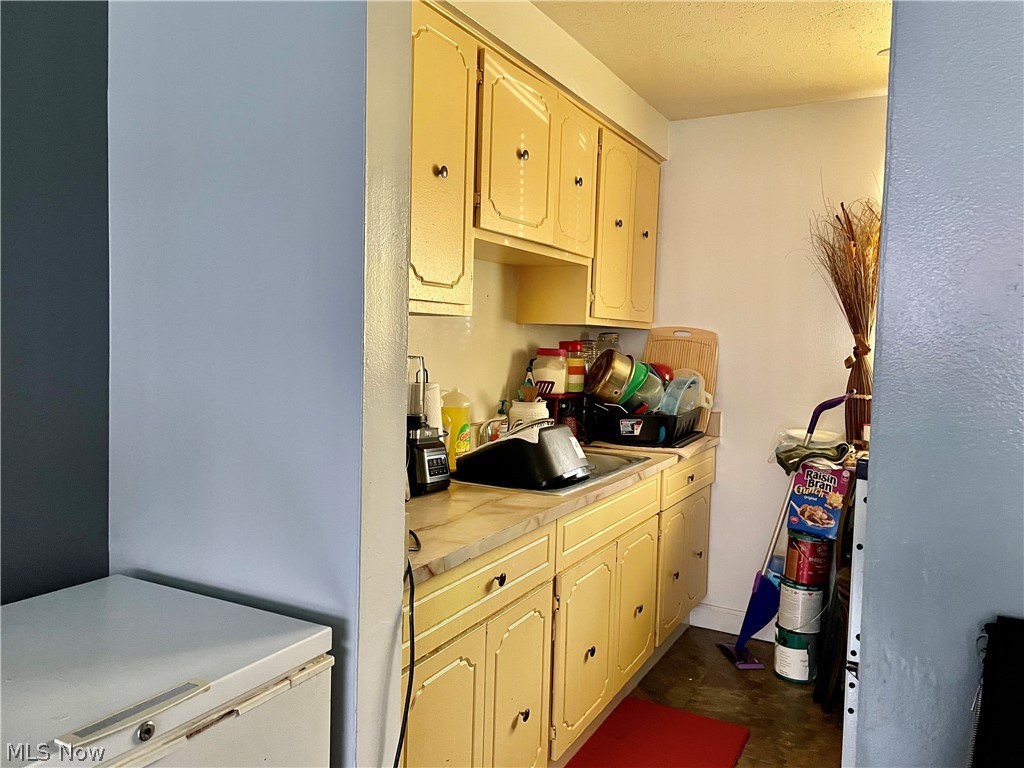 Banbury Village Condo - Residential