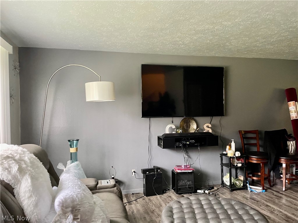 Banbury Village Condo - Residential