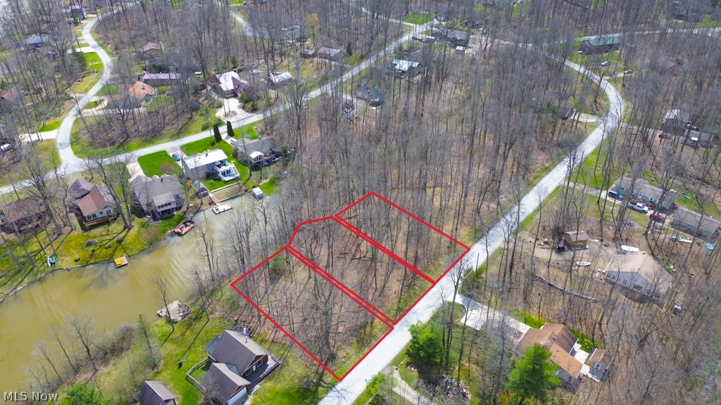 Cinnamon Lake - Land