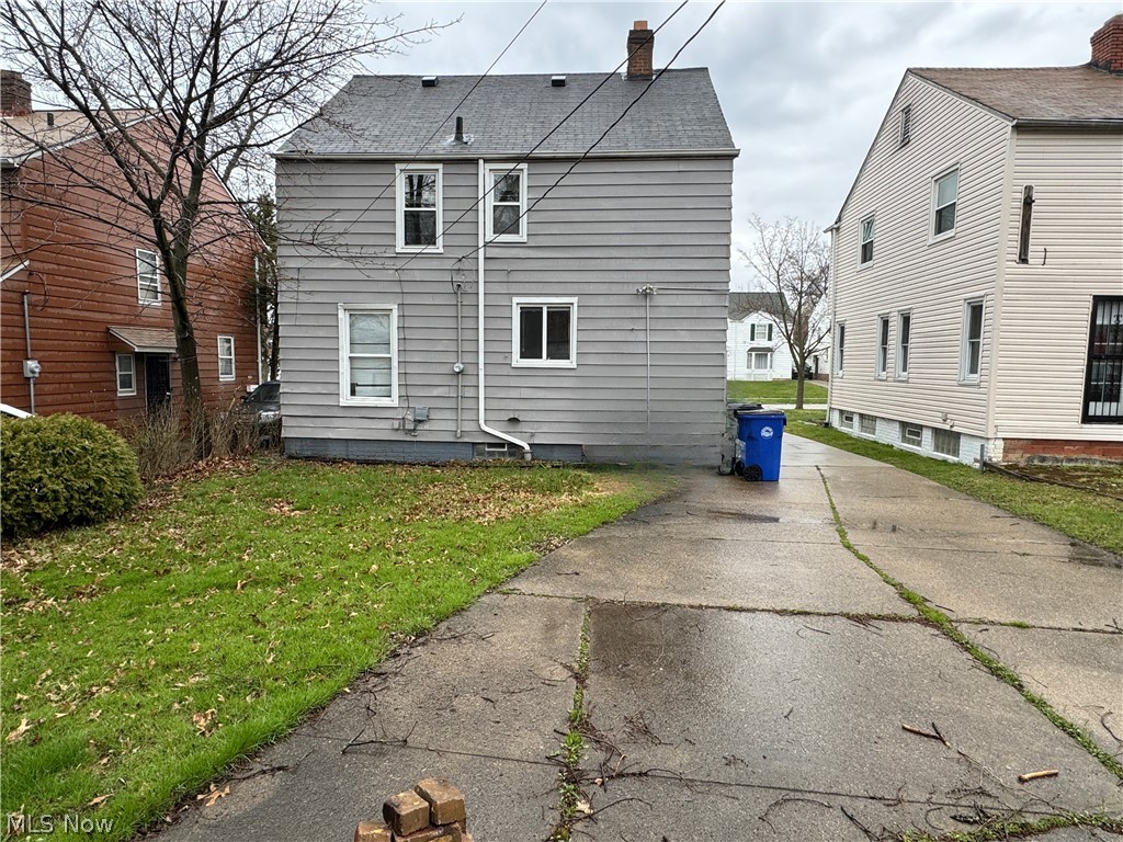 S H Kleinman Realty Cos Shake - Residential