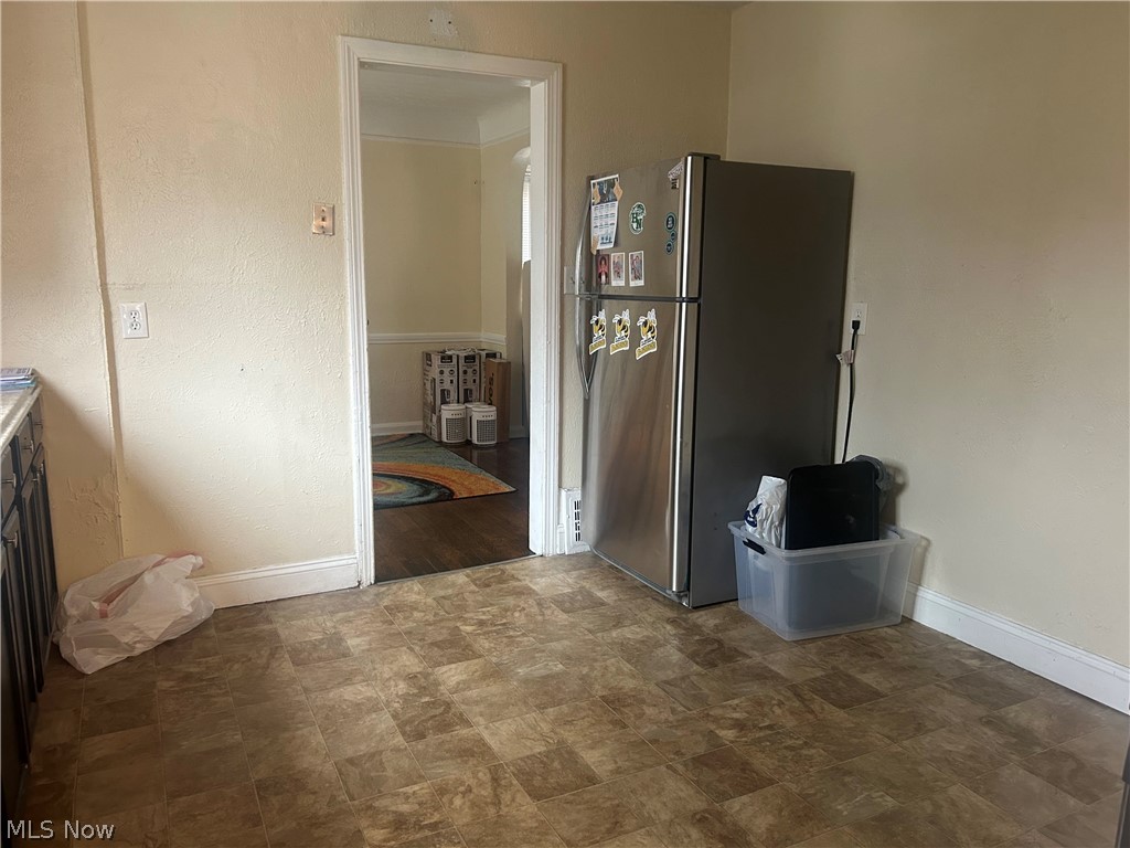 S H Kleinman Realty Cos Shake - Residential