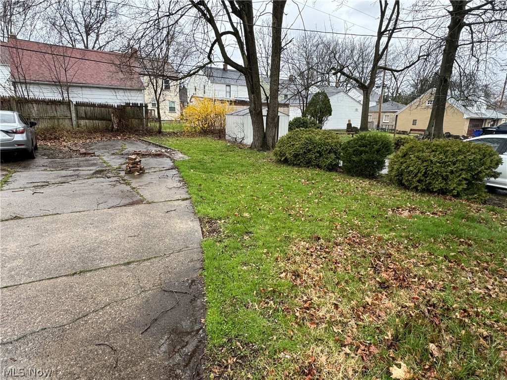 S H Kleinman Realty Cos Shake - Residential