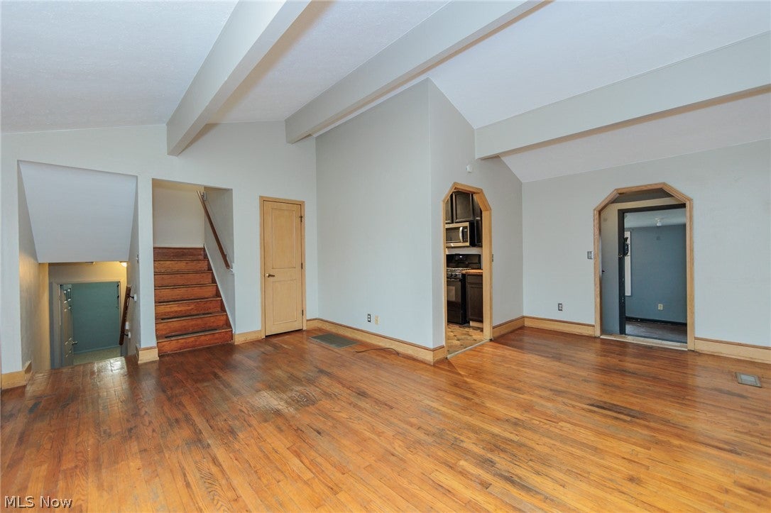 916 West Drive