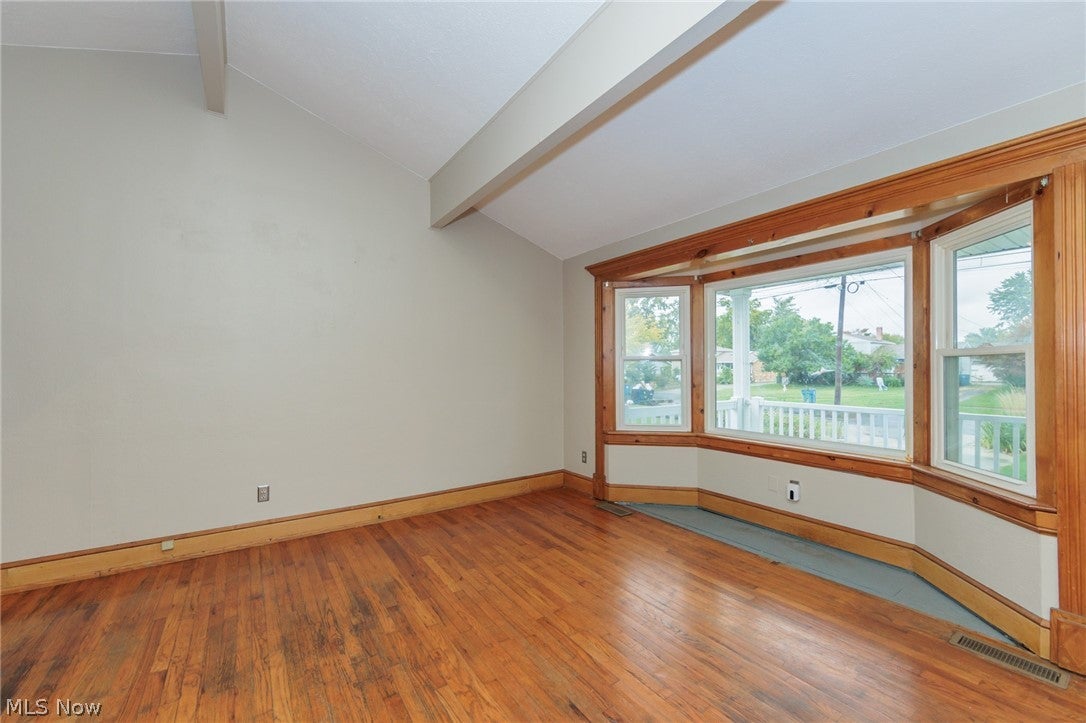 916 West Drive