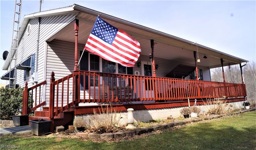 Adorable & meticulous 3BD, 2BA, Ranch Home on a PARK LAKE SETTING on 1.37 acres at Vo-Ash Lake. Original owners are downsizing and wanting someone to love and care for this great property like they have. All appliances stay. Large eat in Kitchen with pantry, kitchenette/utility room with huge rec. room in the walk out lower level. Enjoy family get togethers in the picnic shelter down by the creek near the woods! Awesome 3 car detached garage with auto openers. Enjoy amenities in the private community of Vo-Ash Lake. 10 acres of great fishing, 5HP elect. motor limit, beach area, clubhouse and playground.

Sale includes the following parcel numbers: 28-0000565.000; 28-0001062.000; 28-0000566.000; 28-0001063.000; 28-0000567.000;28-0000561.000; 28-0000-563.000