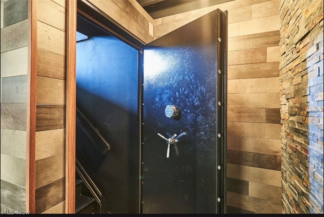 Lockwood Rdg Condo Ph 13 - Residential