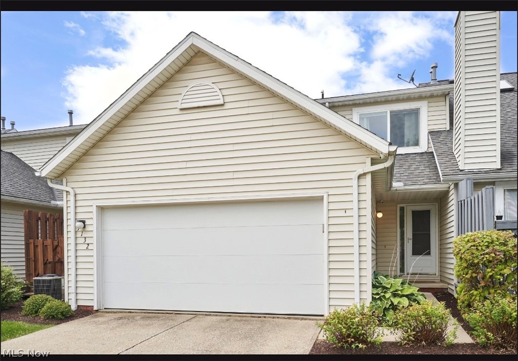 Lockwood Rdg Condo Ph 13 - Residential