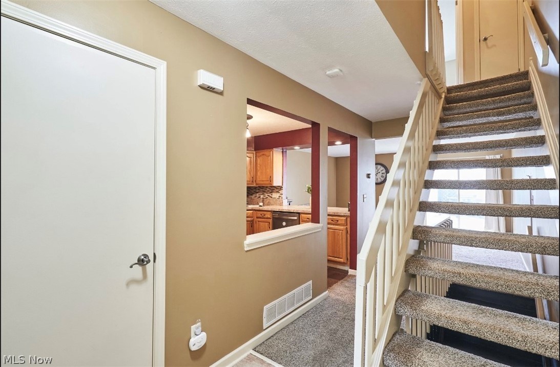 Lockwood Rdg Condo Ph 13 - Residential