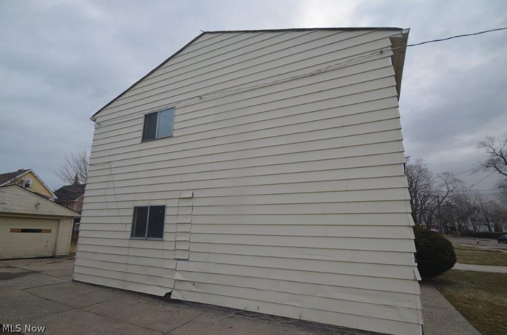 Ferdinand Buklads - Residential Income