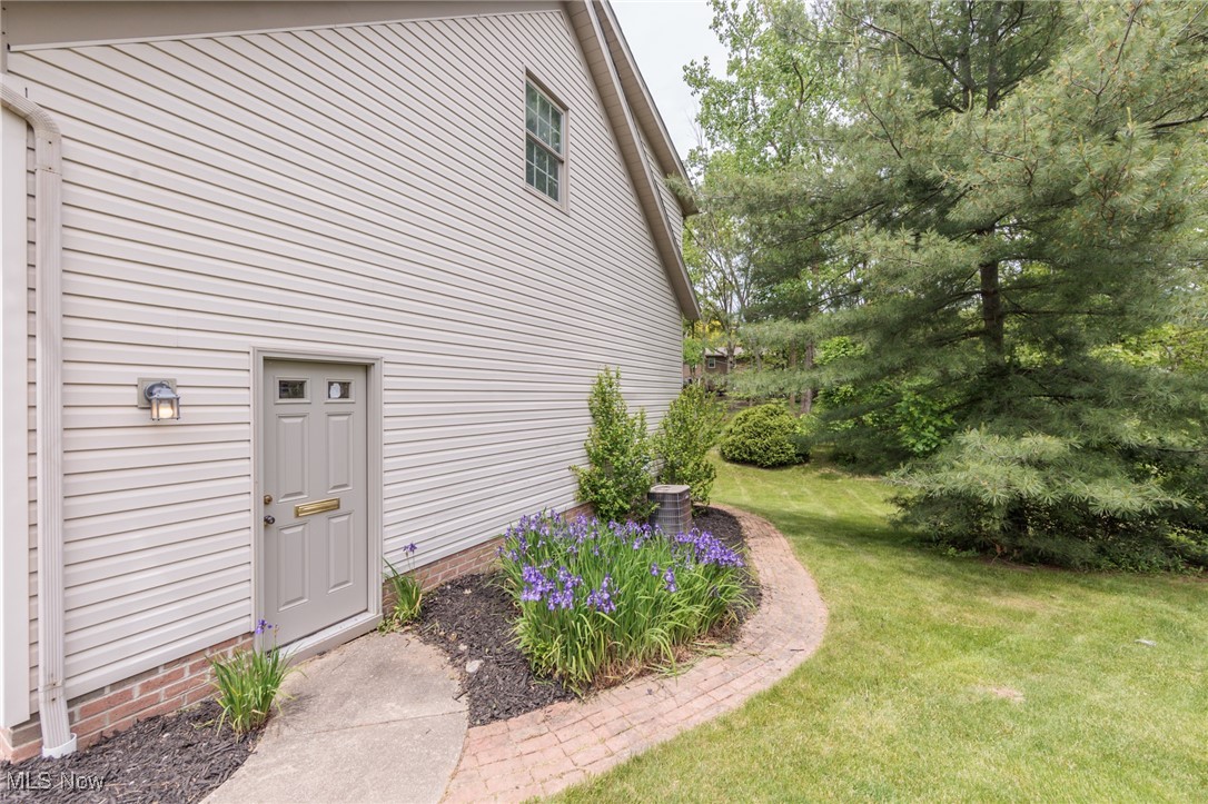 3801 Silvercrest Drive, Stow, Ohio image 39