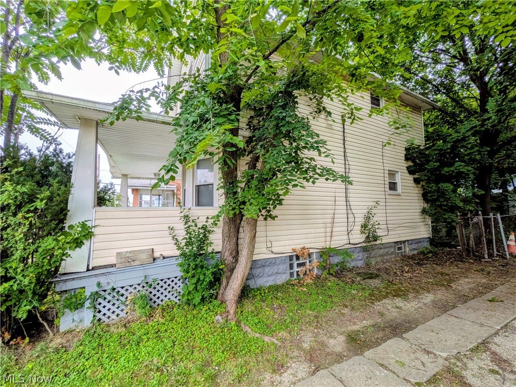 3659 E 104th Street