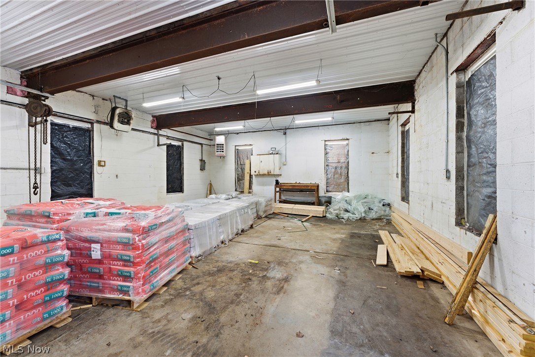 Village/Greentown - Commercial Sale