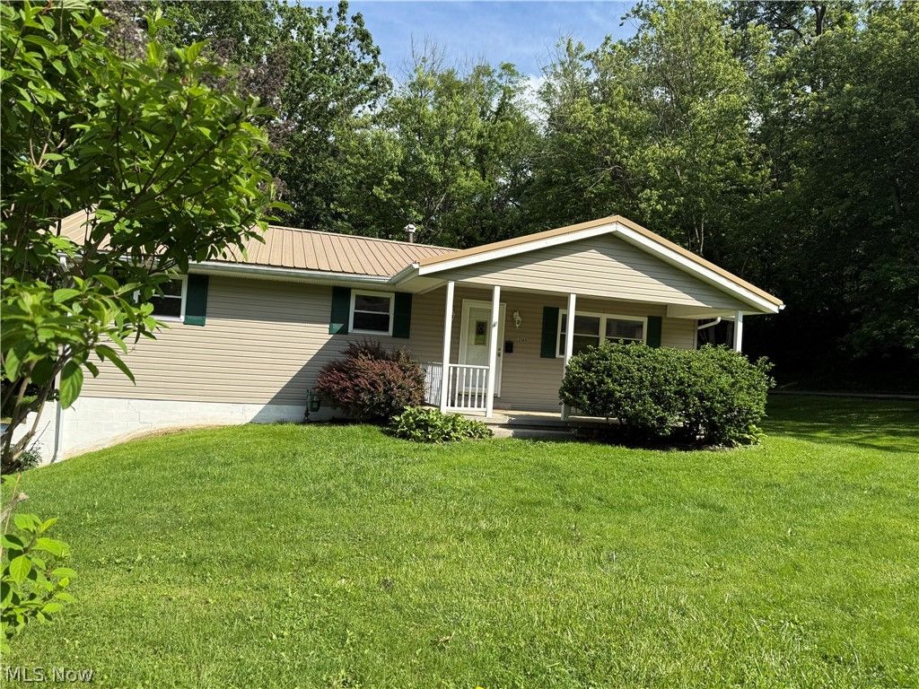 Photo of 2160 Potts Lane, Zanesville, OH 43701 (MLS # 5212980)