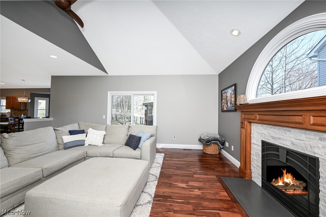 Country Lakes - Residential