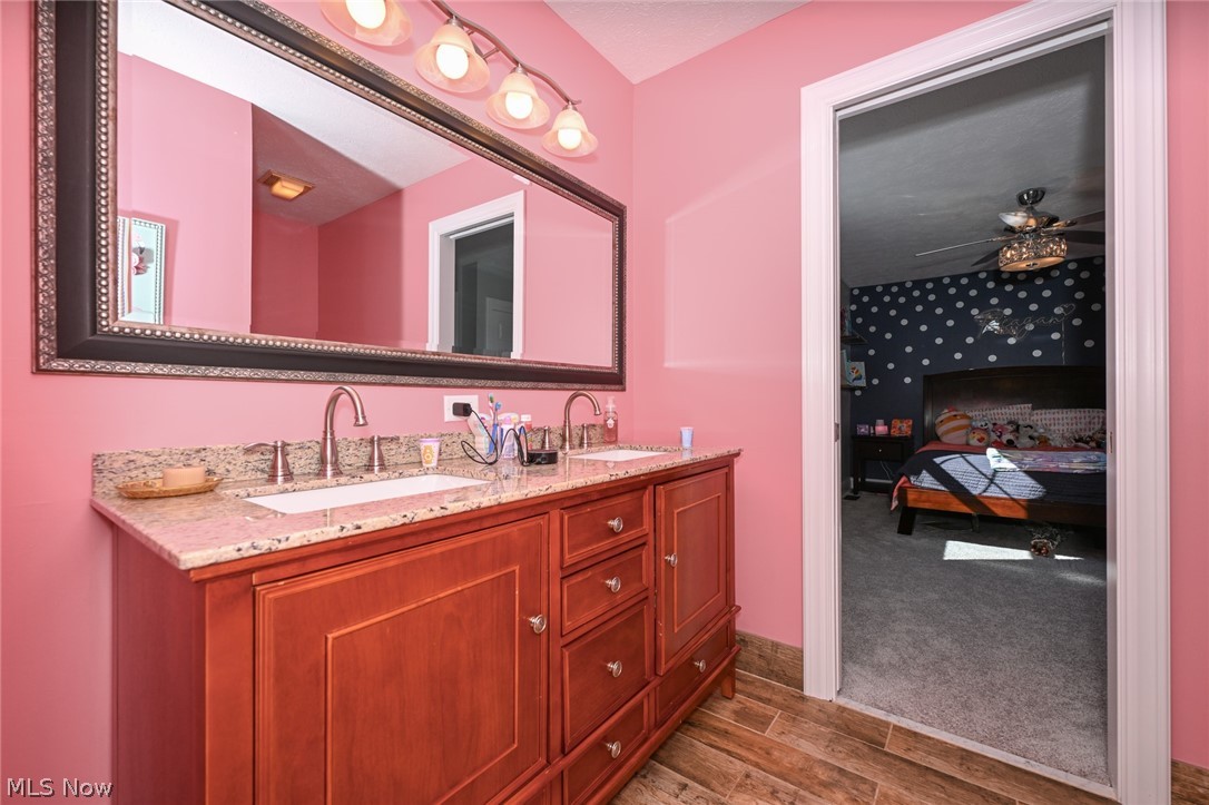 Country Lakes - Residential