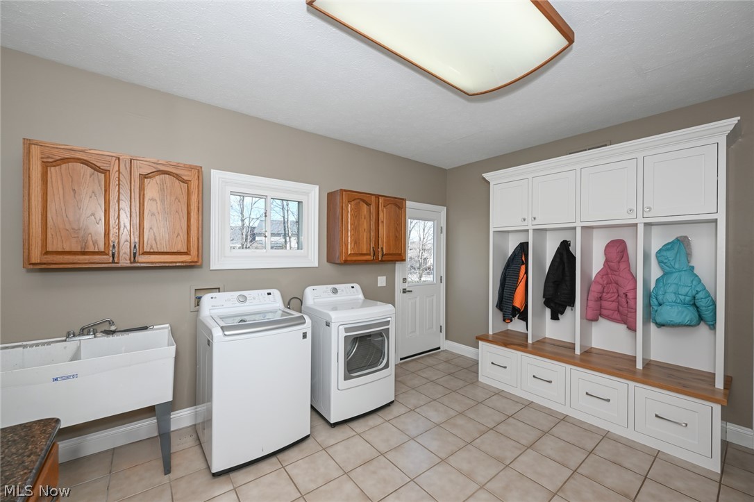 Country Lakes - Residential