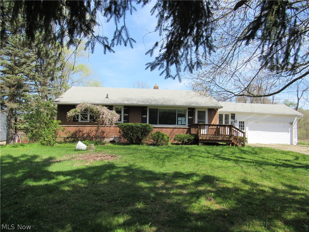 One floor living at its best! This home features 3 bedrooms and 1 bathroom on the main floor. The basement is finished. The back yard is fenced in. It is on a dead end quiet street. This is a great opportunity! Come and see.