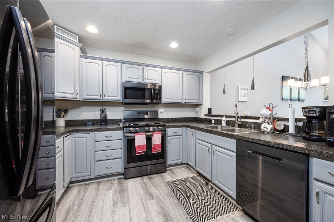 1463 Winged Foot Drive