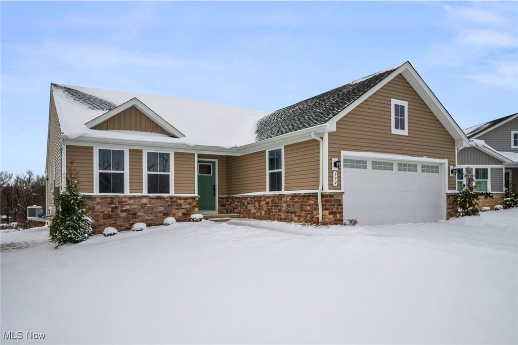 Photo of 994 Bookman Avenue, Akron, OH 44312 (MLS # 5177358)