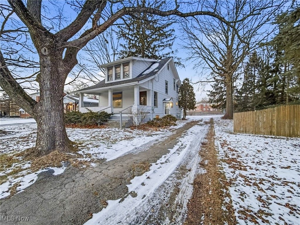 Photo of 322 Shields Road, Youngstown, OH 44512 (MLS # 5182251)