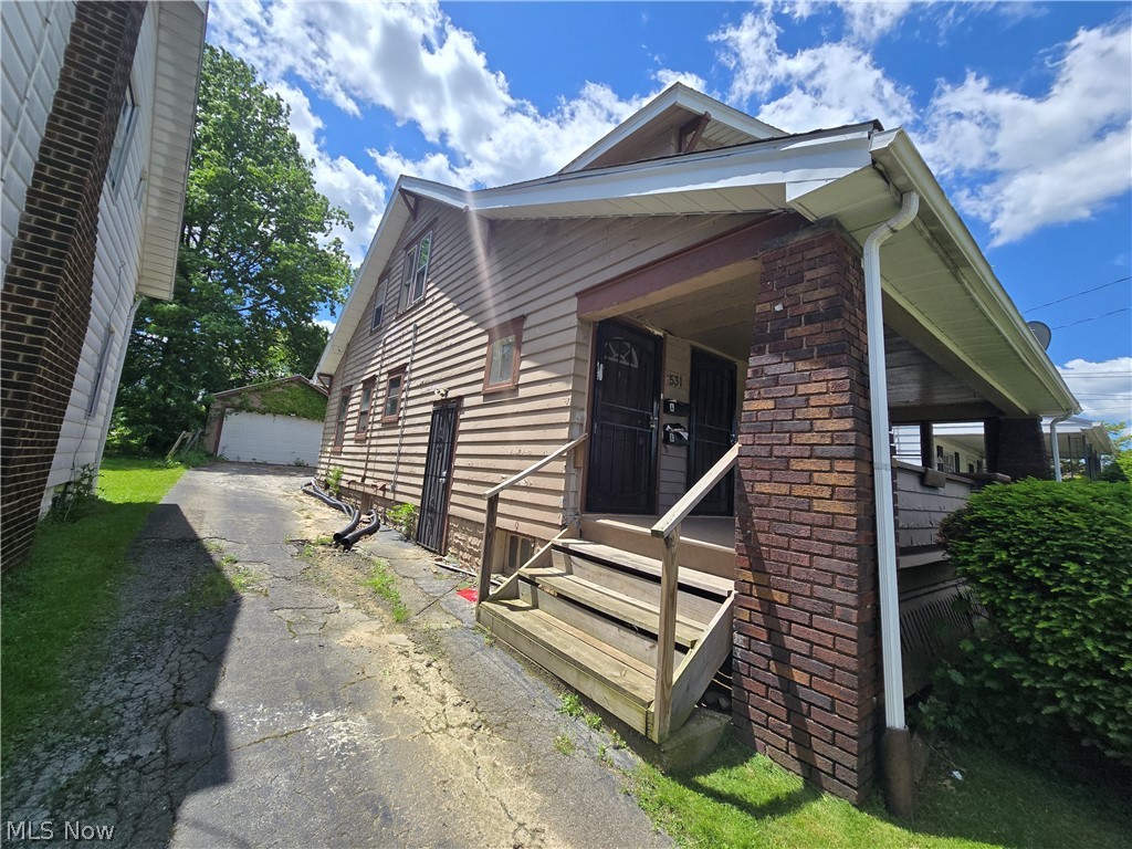 City/Youngstown - Residential Income