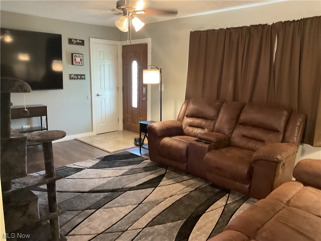 Par Metta Crest - Residential