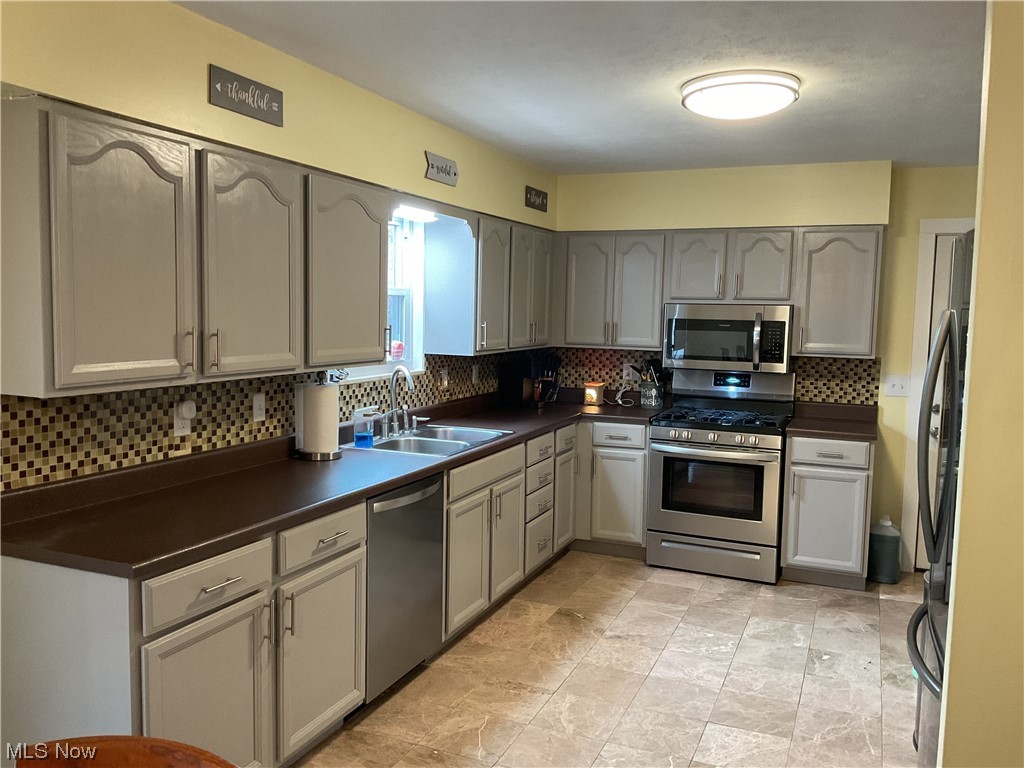 Par Metta Crest - Residential