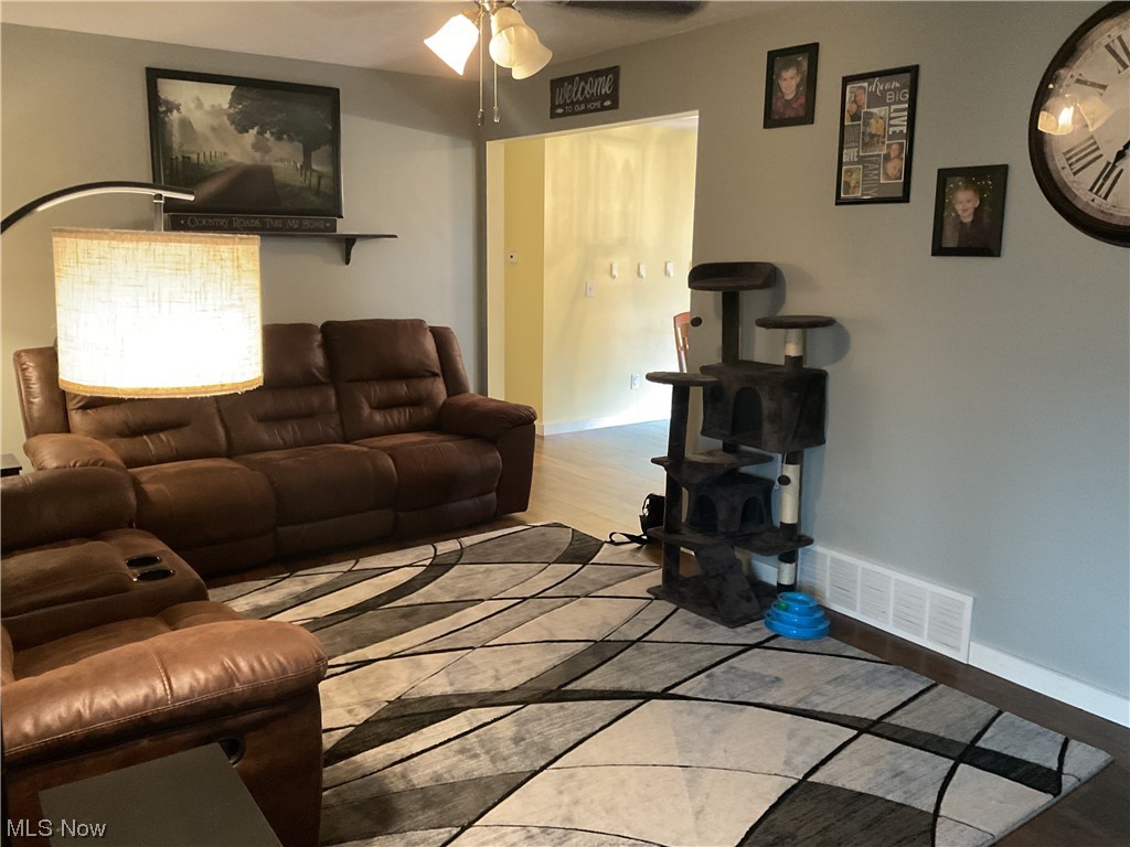 Par Metta Crest - Residential