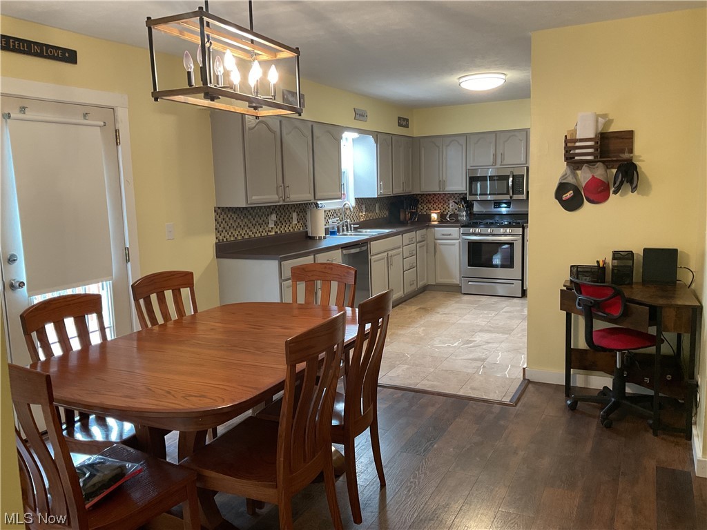 Par Metta Crest - Residential