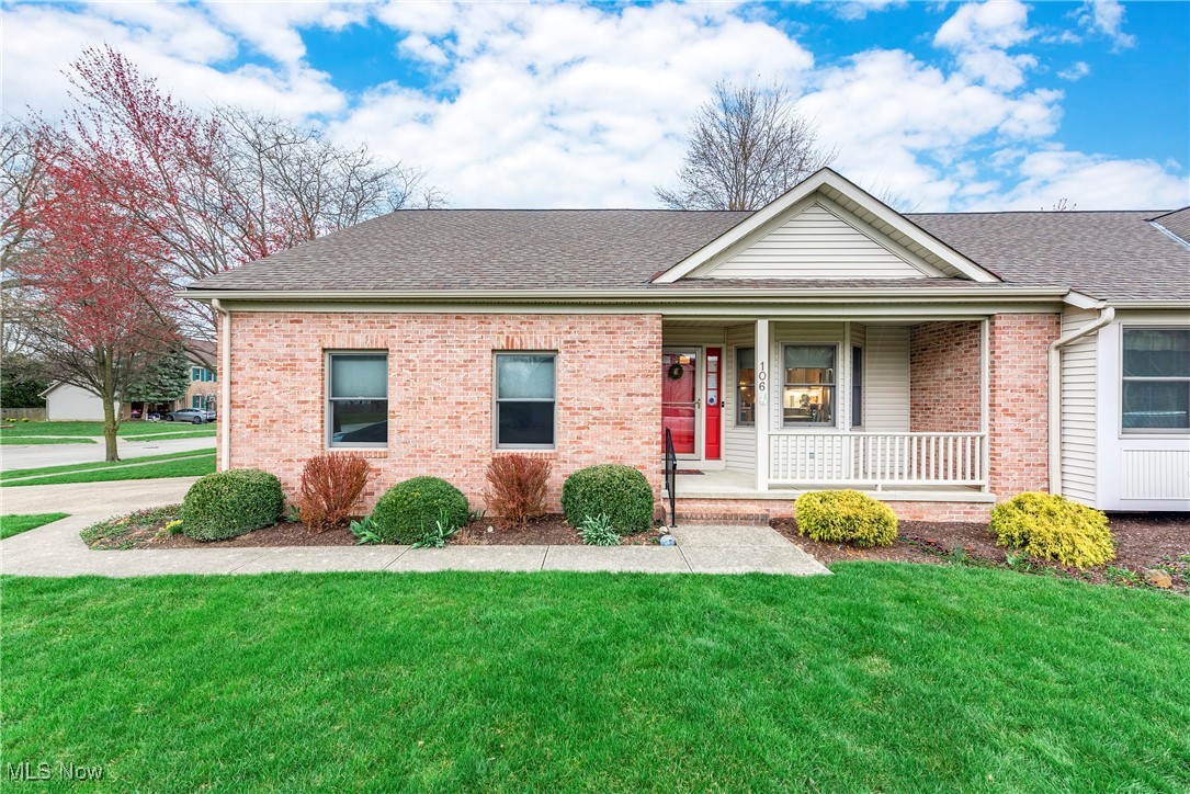 106 Oakley Green Drive, Elyria, Ohio image 1