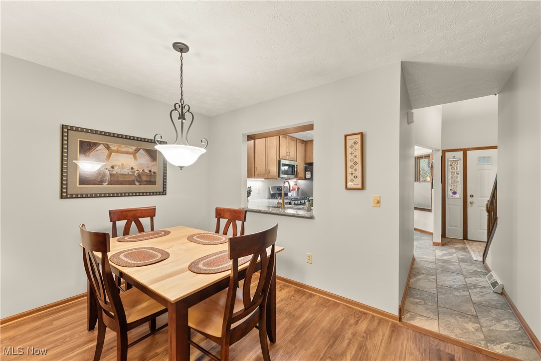 106 Oakley Green Drive, Elyria, Ohio image 9