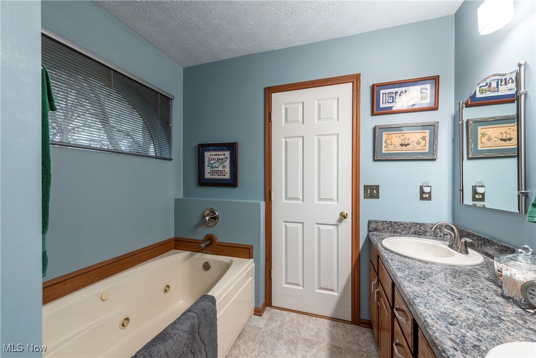 106 Oakley Green Drive, Elyria, Ohio image 22