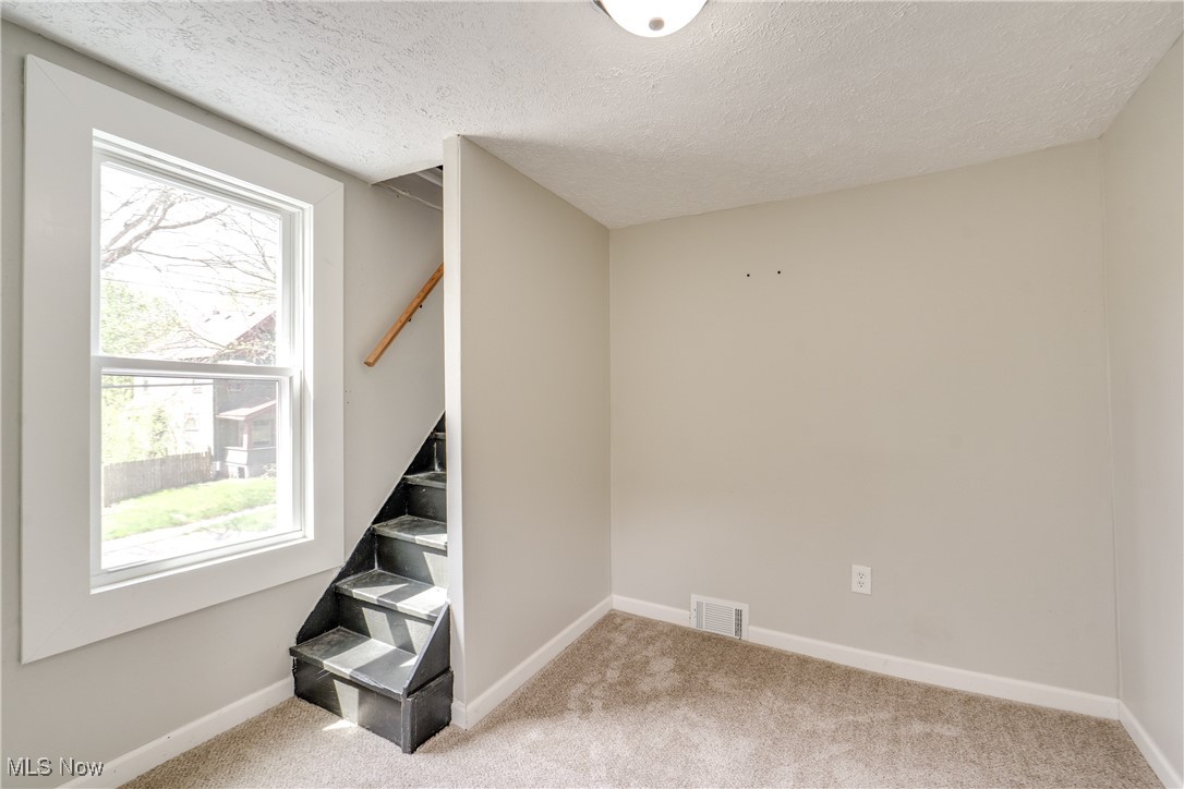 2203 6th Street, Akron, Ohio image 16