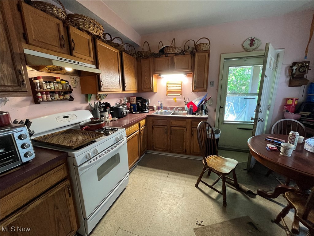 2455 W 7th Street