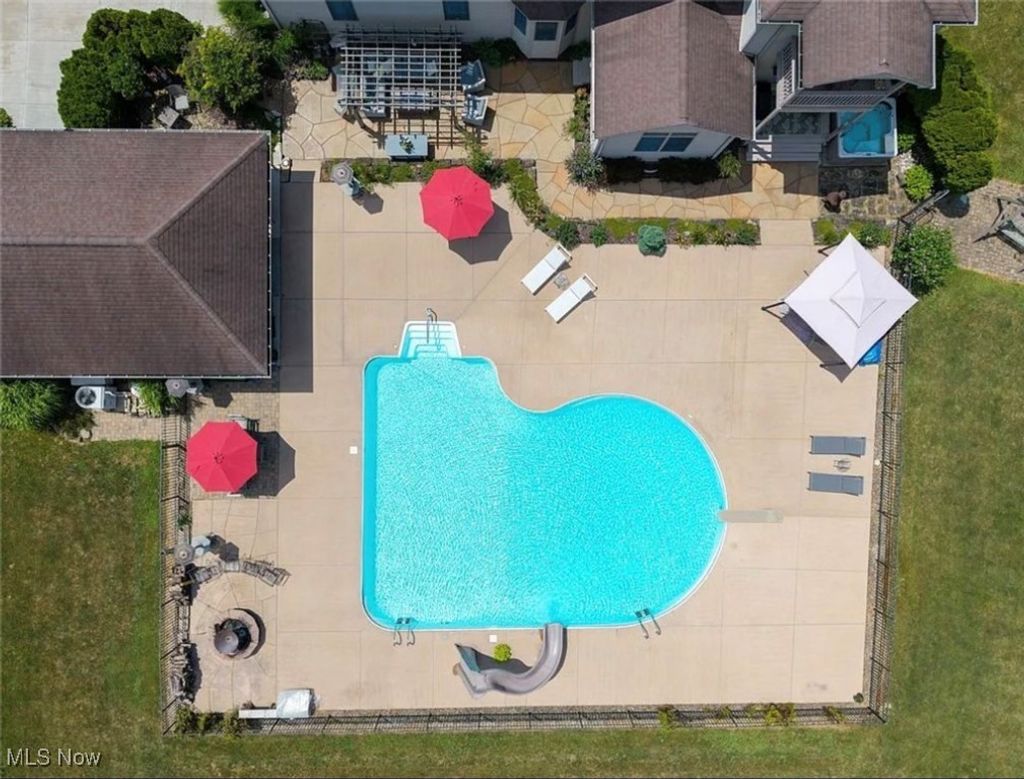 Photo of 950 Country Manor Lane, North Lima, OH 44452 (MLS # 5176276)