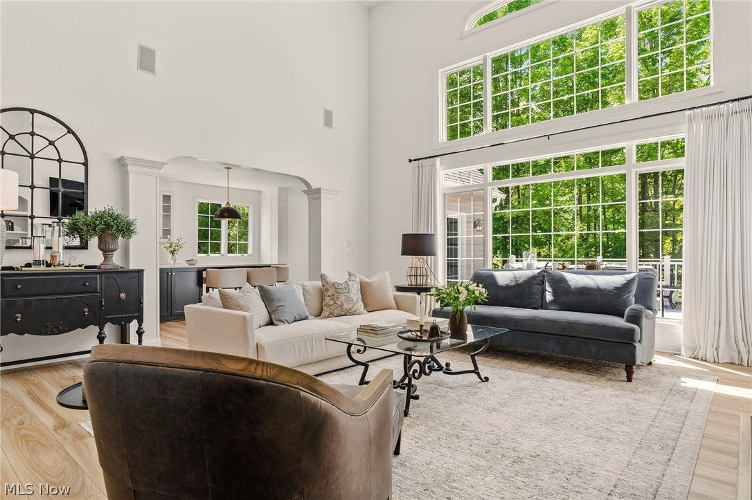 5978 Woodland View Drive