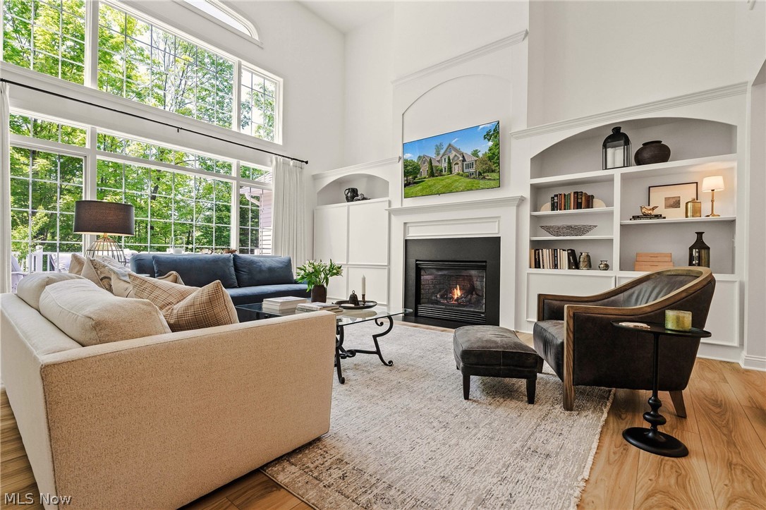 5978 Woodland View Drive