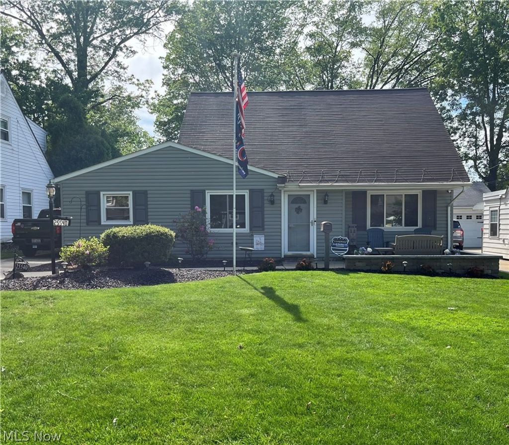 Photo of 25540 Chatworth Drive, Euclid, OH 44117 (MLS # 5212352)