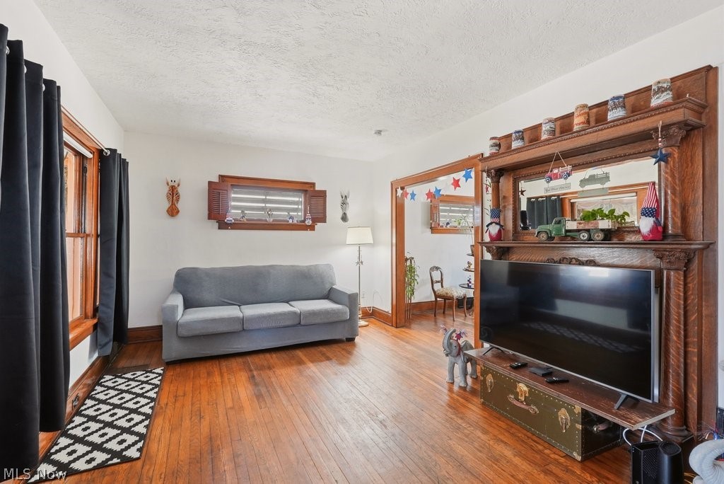 8101 Vineyard Avenue