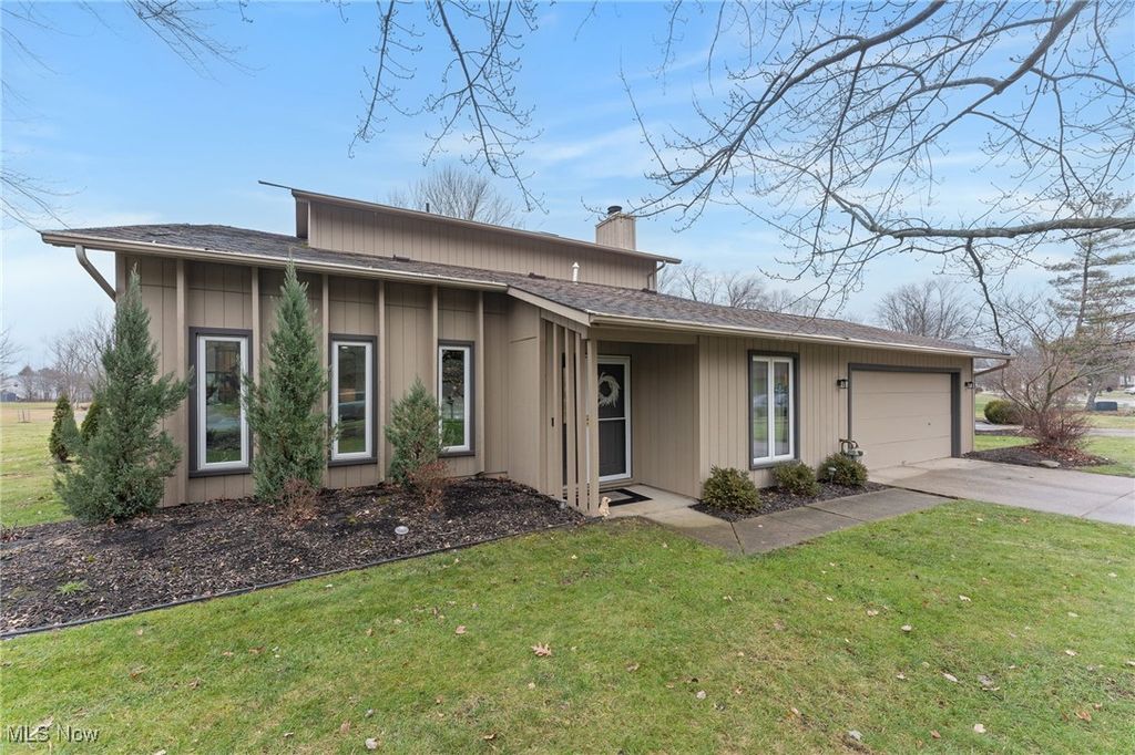 Photo of 14866 Hartford Trail, Strongsville, OH 44136 (MLS # 5177626)