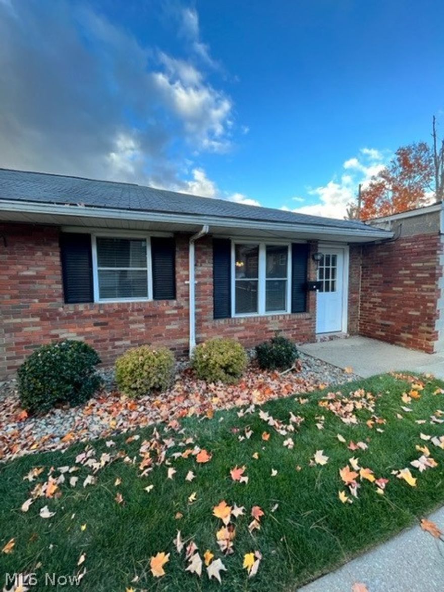 Located in Salem is this 2 Bedroom/1 Bath Ranch Condo that has Central Air.  The kitchen includes a stove and refrigerator which the tenant is to maintain.  There is a washer and dryer provided which the tenant is also to maintain.  This unit has electric heat.  Monthly rent is $715.00 plus the tenant pays for the electric and water/sewer services.  Landscaping and trash services are included with the monthly rent.  Full security deposit of $715.00 and first month rent is due before an approved tenant can move in.  No smoking, no pets and no Section 8.