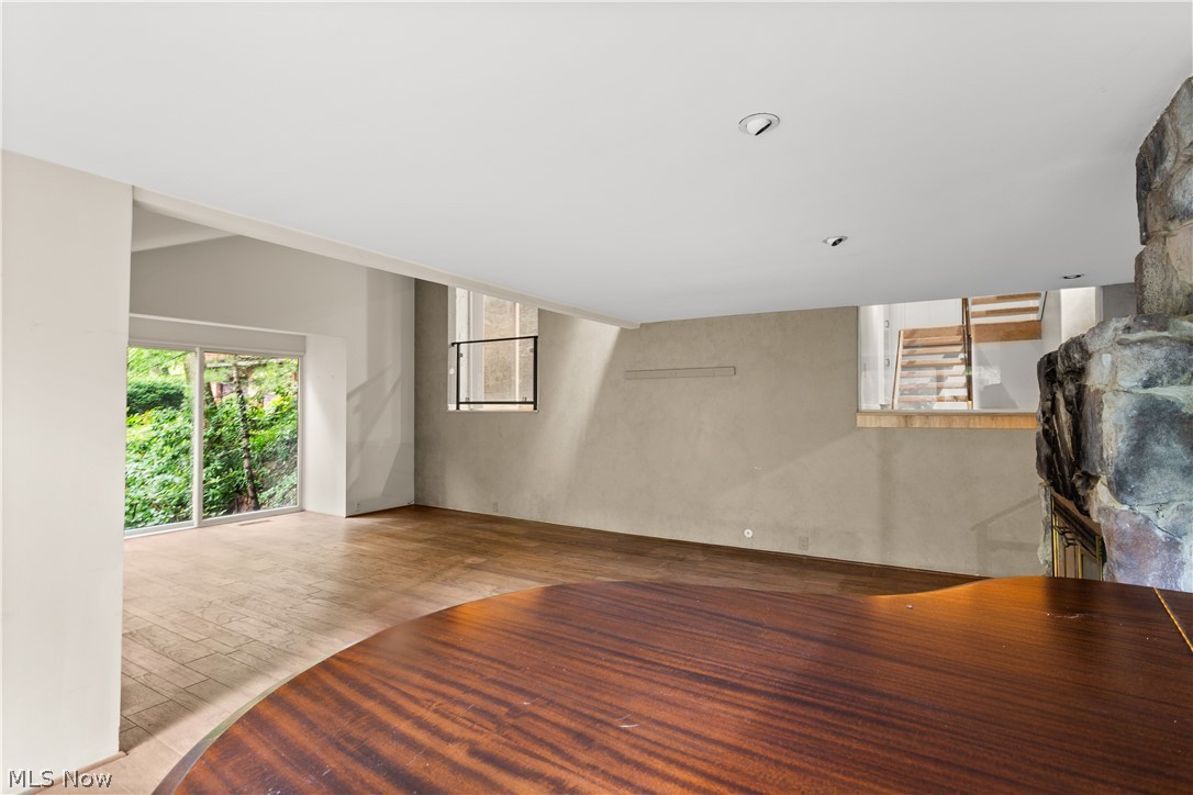 William T & Anna C Arnos Prop - Residential