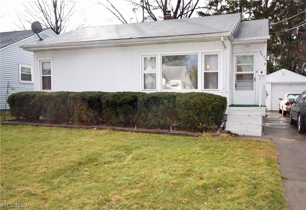 Charming 2-bedroom ranch with oak cupboards and eat-in kitchen. All appliances stay. Bathroom has been updated along with roof, windows, furnace and central air. Basement has been waterproofed. Detached garage. Don't miss out. Call to schedule your showing today!