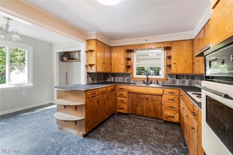 Tiny photo for 581 W North Avenue #2, East Palestine, OH 44413 (MLS # 5157187)