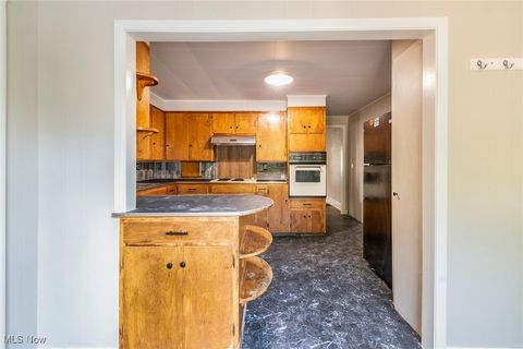 Tiny photo for 581 W North Avenue #2, East Palestine, OH 44413 (MLS # 5157187)