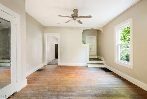 Tiny photo for 581 W North Avenue #2, East Palestine, OH 44413 (MLS # 5157187)
