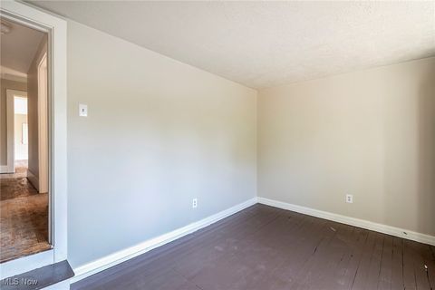 Tiny photo for 581 W North Avenue #2, East Palestine, OH 44413 (MLS # 5157187)